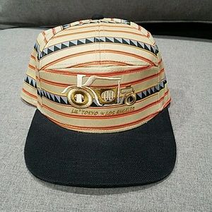 Snap back Hat